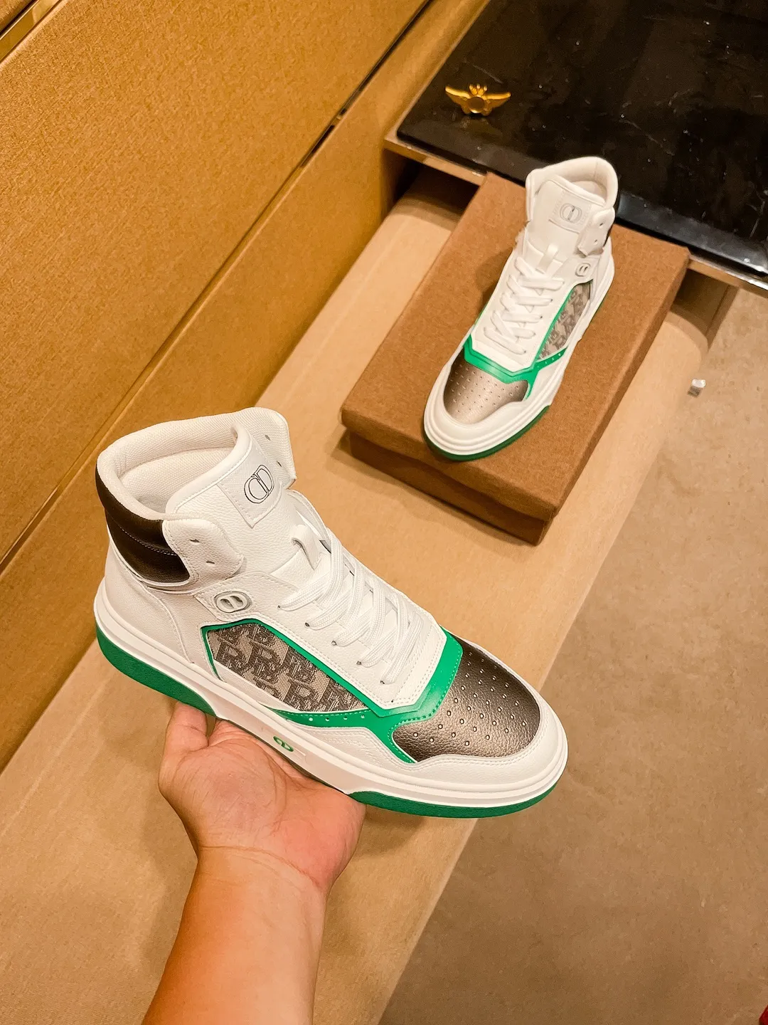 Men's shoes💰 480💰[Dior]🔥 High-end men's shoes brand official website 1:1 latest masterpiece: the upper is made of Italian imported first-layer cowhide with a comfortable and breathable lining➕original non-slip and wear-resistant outsole🔥, making walking more convenient and comfortable! An exclusive new model, a stunning work, a beautiful 1:1 replica [color] compared to the official quality! Create a fashionable personality to set off your uniqueness! A must-have for trendy men! Classic🔥Size: 38-44 Color: 🔥Multiple colors available🔥.